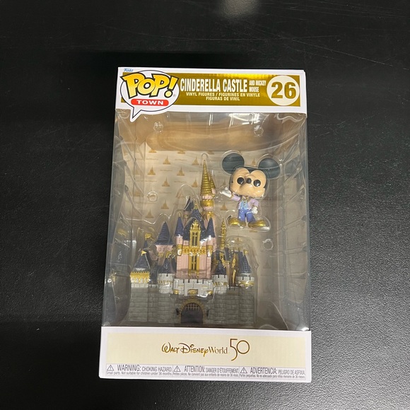 Funko pop Disney 50th Anniversary Castle and Mickey - Picture 3 of 4